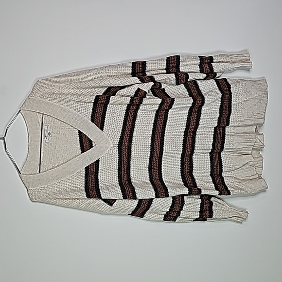 American Eagle medium cream and brown long sleeve sweater - Picture 1 of 6
